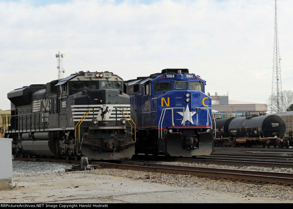 RNCX 1984 leads train 75 past train 91X